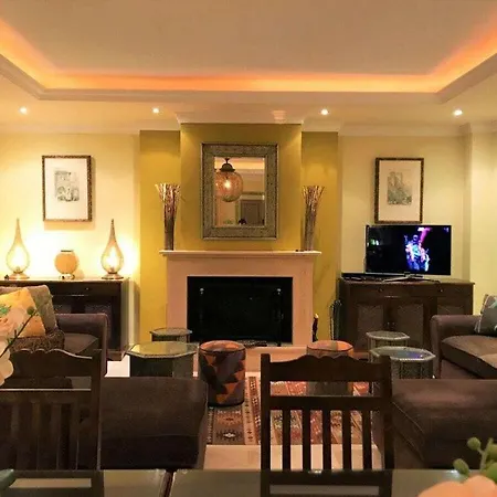 Majestic Comfortable Vila